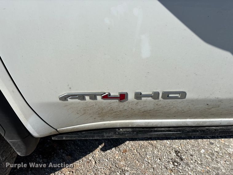 image for item FG0518 2023 GMC Sierra 3500HD Crew Cab pickup truck