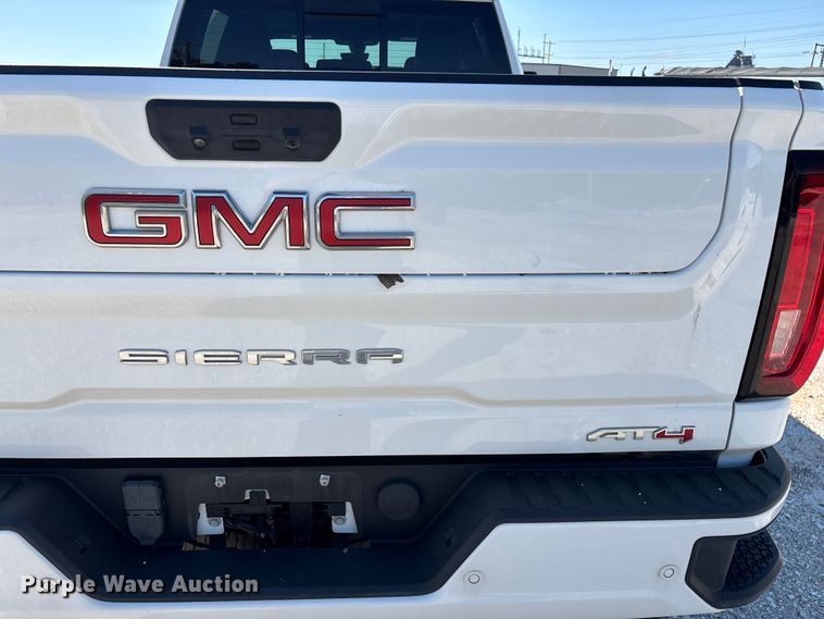 image for item FG0518 2023 GMC Sierra 3500HD Crew Cab pickup truck
