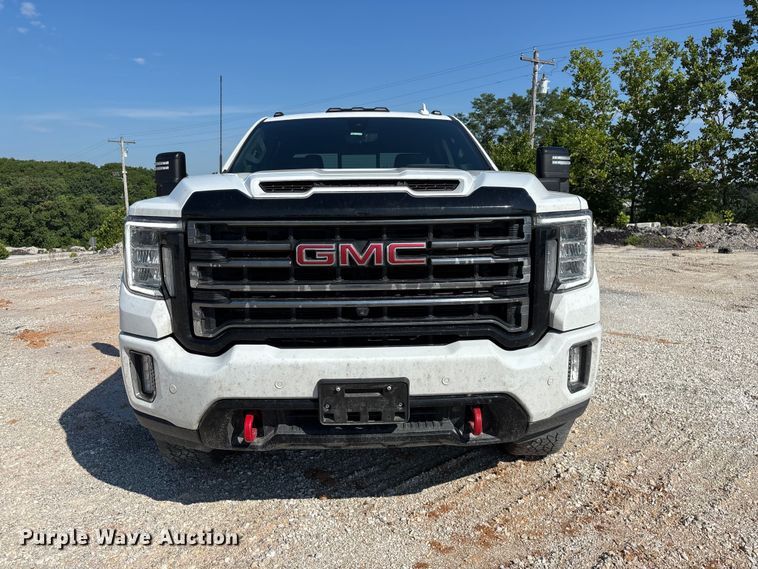 image for item FG0518 2023 GMC Sierra 3500HD Crew Cab pickup truck
