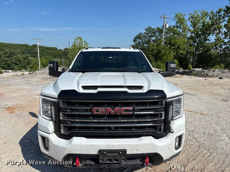 image for item FG0518 2023 GMC Sierra 3500HD Crew Cab pickup truck