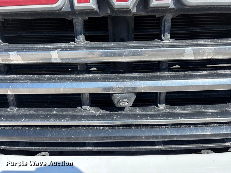 image for item FG0518 2023 GMC Sierra 3500HD Crew Cab pickup truck