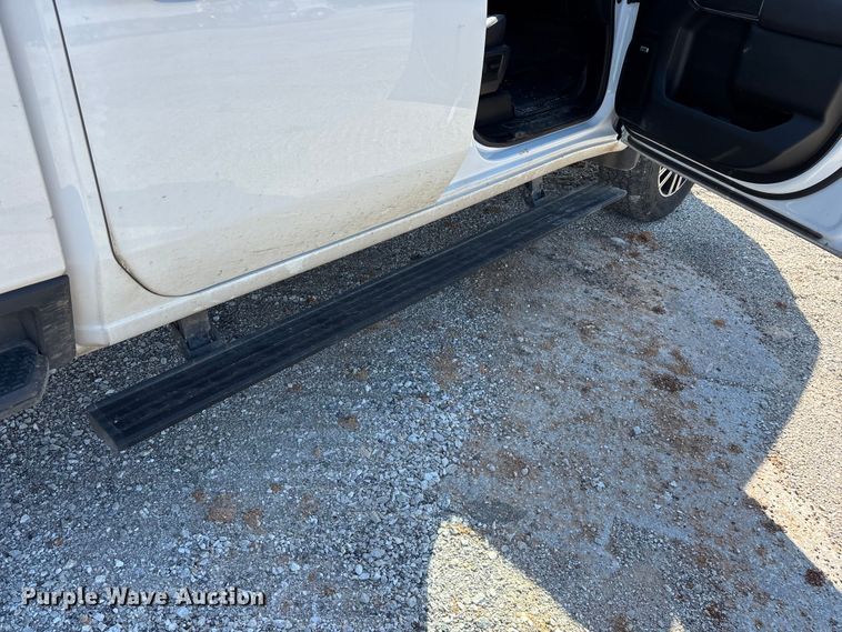 image for item FG0518 2023 GMC Sierra 3500HD Crew Cab pickup truck