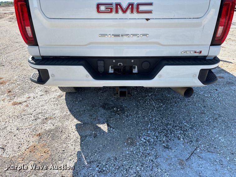 image for item FG0518 2023 GMC Sierra 3500HD Crew Cab pickup truck