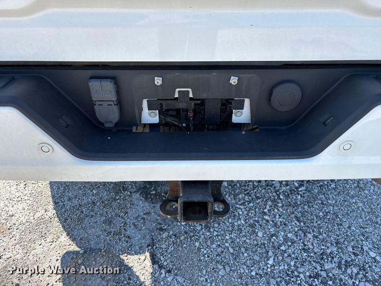 image for item FG0518 2023 GMC Sierra 3500HD Crew Cab pickup truck