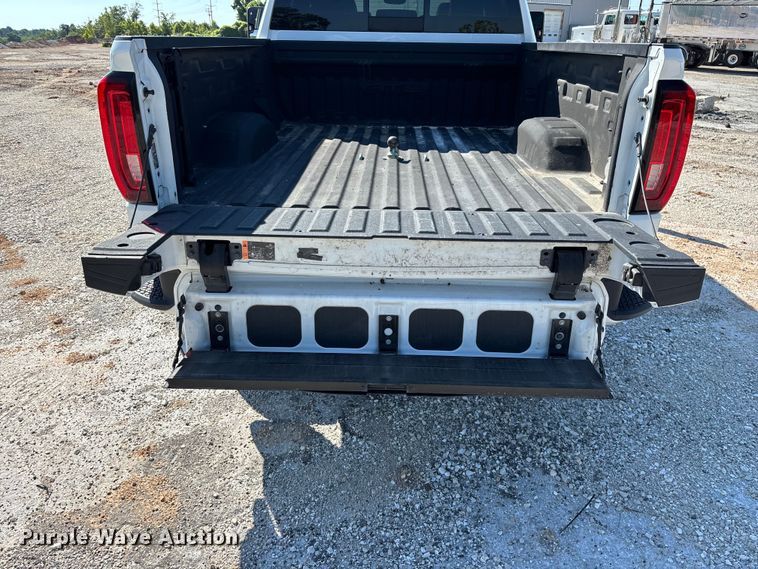 image for item FG0518 2023 GMC Sierra 3500HD Crew Cab pickup truck