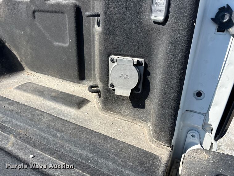 image for item FG0518 2023 GMC Sierra 3500HD Crew Cab pickup truck