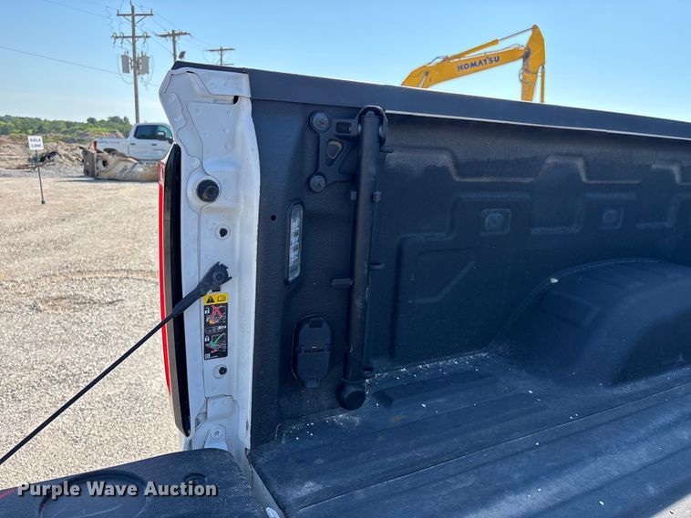 image for item FG0518 2023 GMC Sierra 3500HD Crew Cab pickup truck