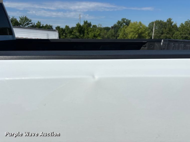 image for item FG0518 2023 GMC Sierra 3500HD Crew Cab pickup truck