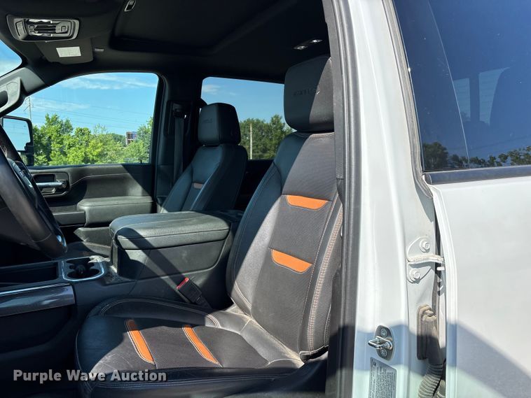 image for item FG0518 2023 GMC Sierra 3500HD Crew Cab pickup truck