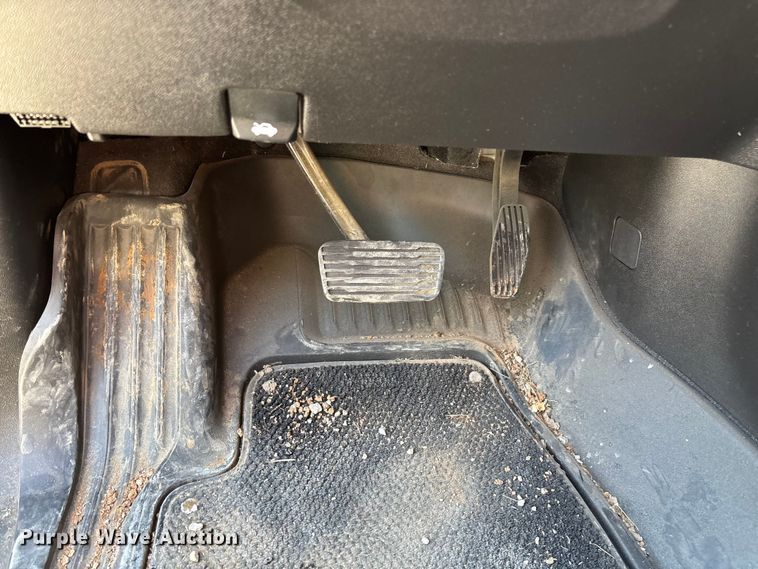 image for item FG0518 2023 GMC Sierra 3500HD Crew Cab pickup truck