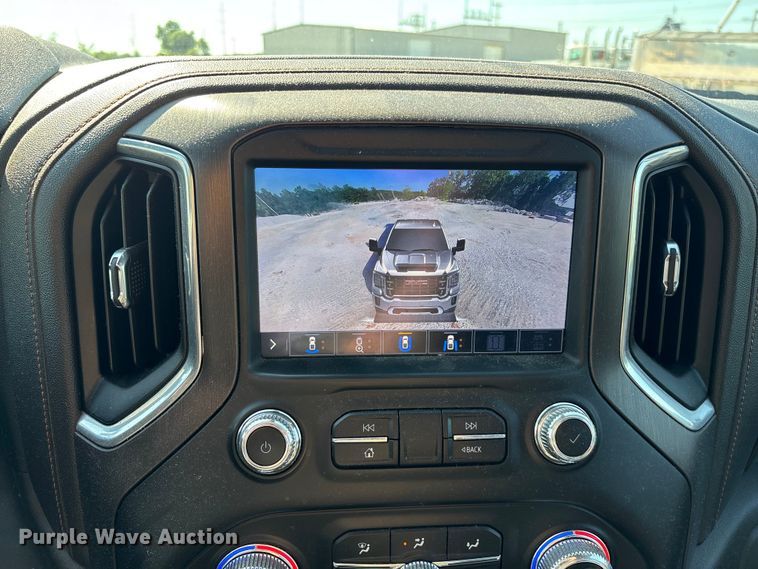 image for item FG0518 2023 GMC Sierra 3500HD Crew Cab pickup truck