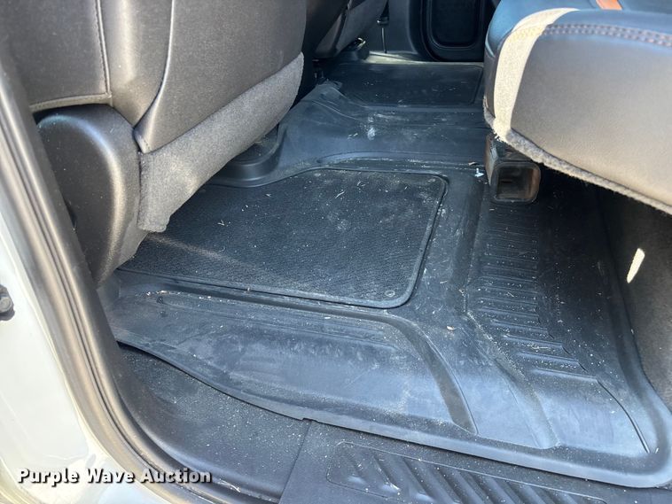 image for item FG0518 2023 GMC Sierra 3500HD Crew Cab pickup truck