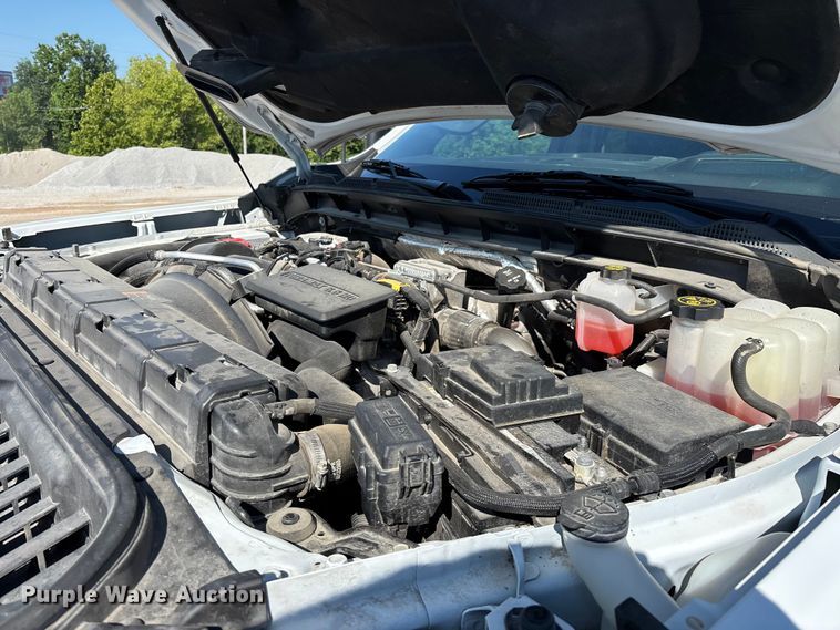 image for item FG0518 2023 GMC Sierra 3500HD Crew Cab pickup truck