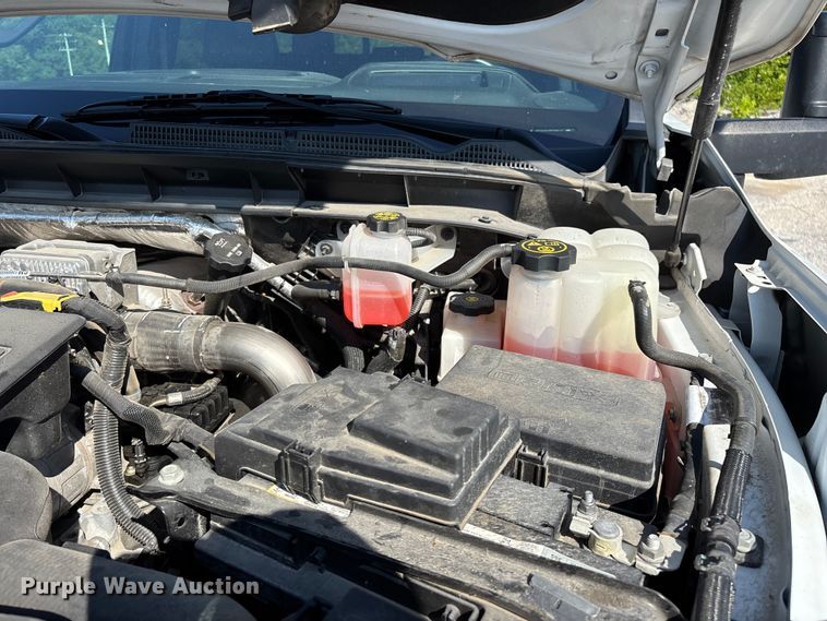 image for item FG0518 2023 GMC Sierra 3500HD Crew Cab pickup truck