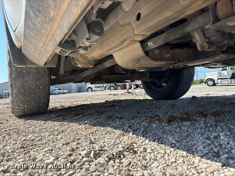 image for item FG0518 2023 GMC Sierra 3500HD Crew Cab pickup truck