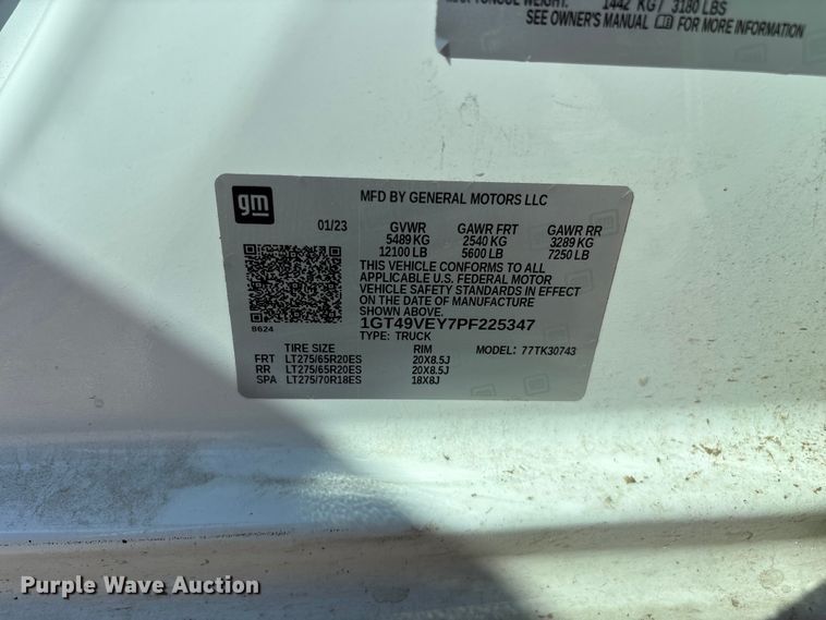 image for item FG0518 2023 GMC Sierra 3500HD Crew Cab pickup truck