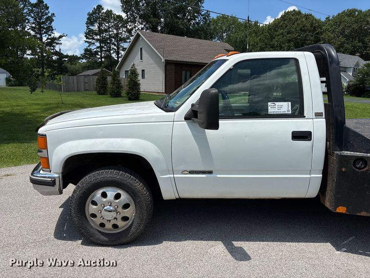 image for item FG0525 1997 Chevrolet Silverado 3500 flatbed pickup truck