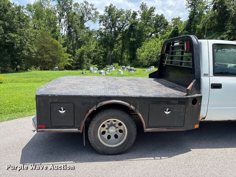 image for item FG0525 1997 Chevrolet Silverado 3500 flatbed pickup truck