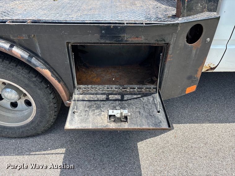 image for item FG0525 1997 Chevrolet Silverado 3500 flatbed pickup truck
