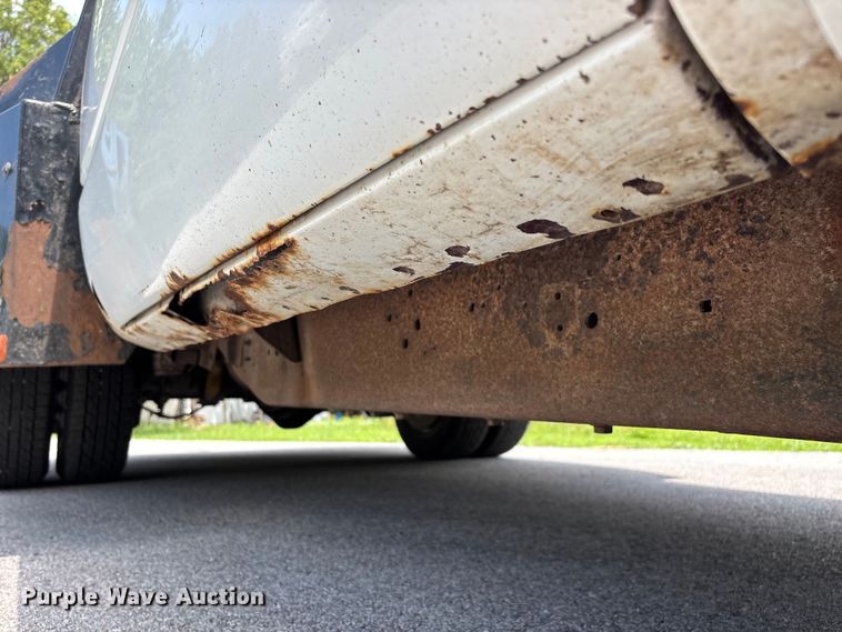 image for item FG0525 1997 Chevrolet Silverado 3500 flatbed pickup truck