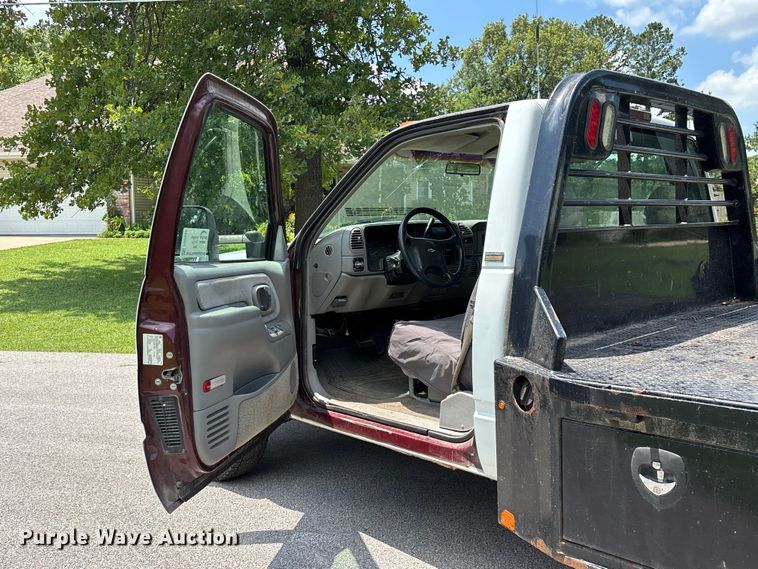 image for item FG0525 1997 Chevrolet Silverado 3500 flatbed pickup truck