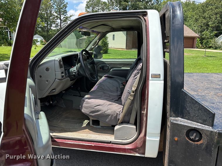 image for item FG0525 1997 Chevrolet Silverado 3500 flatbed pickup truck