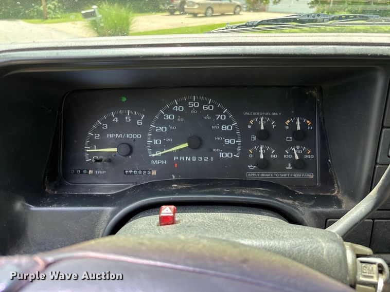 image for item FG0525 1997 Chevrolet Silverado 3500 flatbed pickup truck