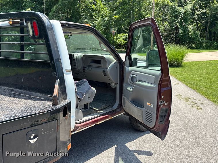 image for item FG0525 1997 Chevrolet Silverado 3500 flatbed pickup truck