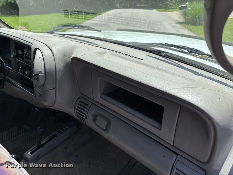image for item FG0525 1997 Chevrolet Silverado 3500 flatbed pickup truck