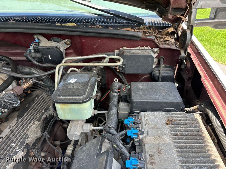 image for item FG0525 1997 Chevrolet Silverado 3500 flatbed pickup truck