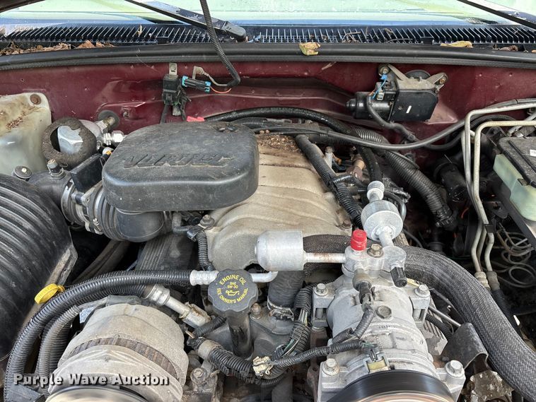 image for item FG0525 1997 Chevrolet Silverado 3500 flatbed pickup truck