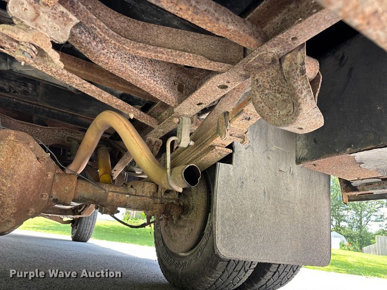 image for item FG0525 1997 Chevrolet Silverado 3500 flatbed pickup truck