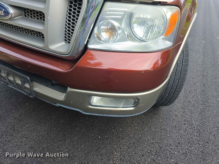 image for item FH6185 2005 Ford F150 Crew Cab pickup truck