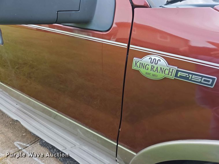 image for item FH6185 2005 Ford F150 Crew Cab pickup truck