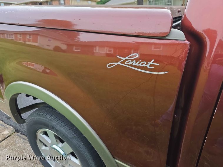 image for item FH6185 2005 Ford F150 Crew Cab pickup truck