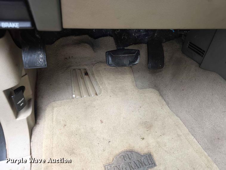 image for item FH6185 2005 Ford F150 Crew Cab pickup truck