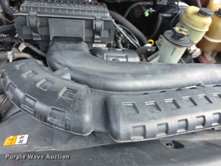 image for item FH6185 2005 Ford F150 Crew Cab pickup truck