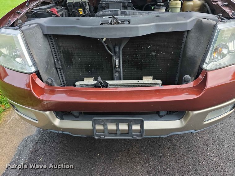 image for item FH6185 2005 Ford F150 Crew Cab pickup truck