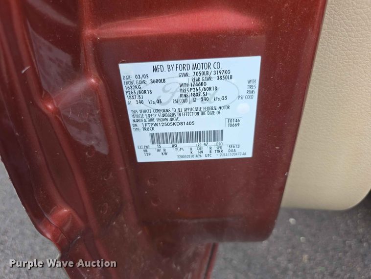 image for item FH6185 2005 Ford F150 Crew Cab pickup truck