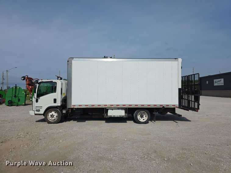 image for item FH6234 2017 Isuzu NPR box truck
