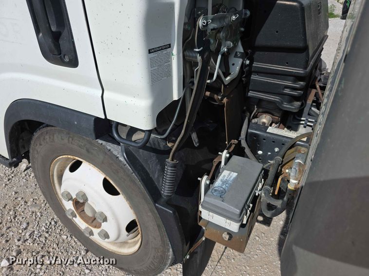 image for item FH6234 2017 Isuzu NPR box truck