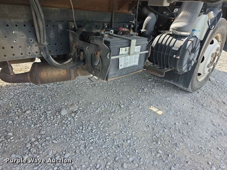 image for item FH6234 2017 Isuzu NPR box truck