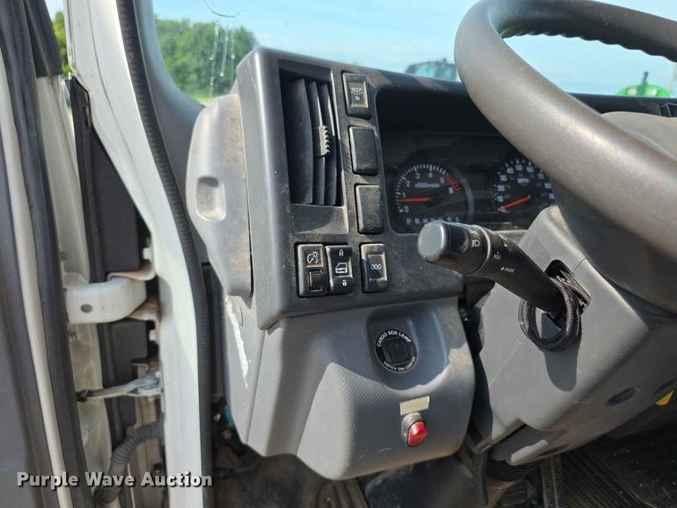 image for item FH6234 2017 Isuzu NPR box truck