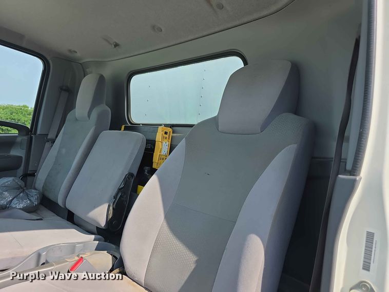image for item FH6234 2017 Isuzu NPR box truck