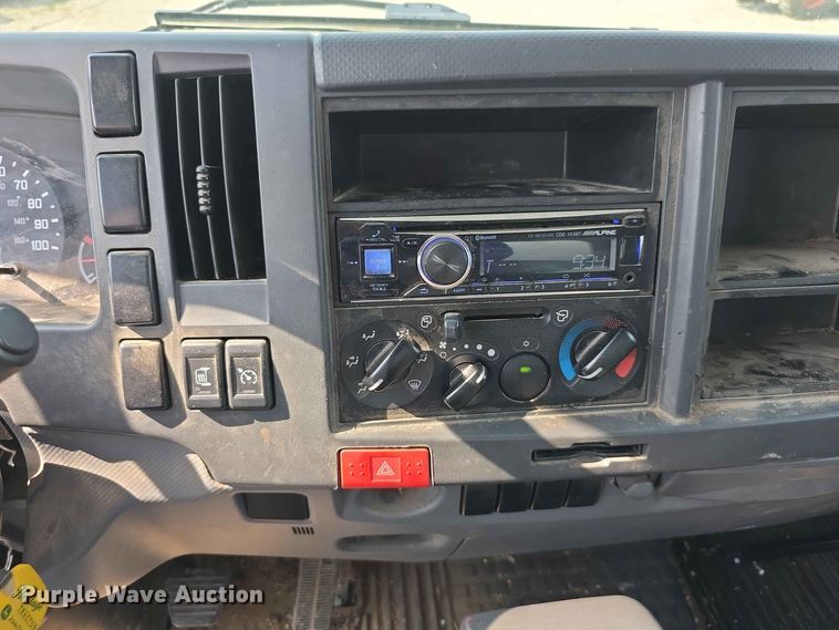 image for item FH6234 2017 Isuzu NPR box truck