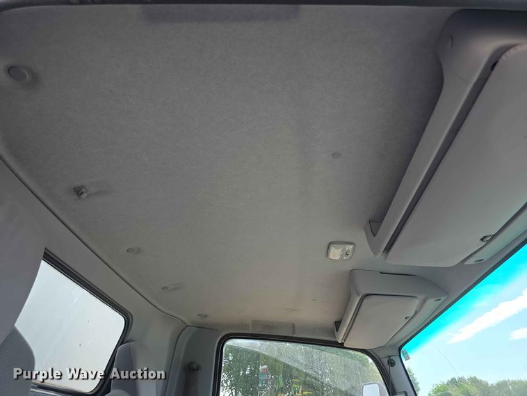 image for item FH6234 2017 Isuzu NPR box truck