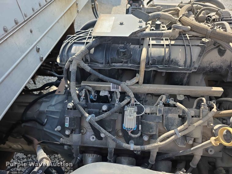 image for item FH6234 2017 Isuzu NPR box truck