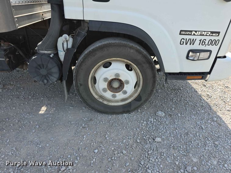 image for item FH6234 2017 Isuzu NPR box truck