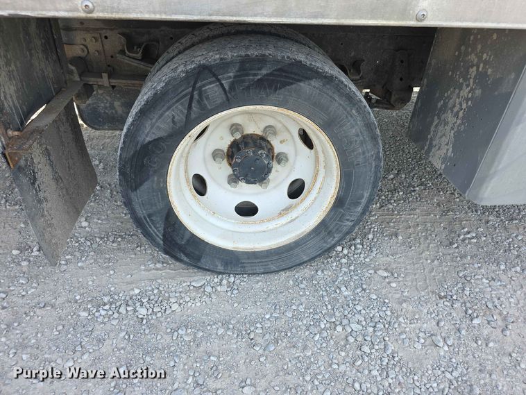 image for item FH6234 2017 Isuzu NPR box truck