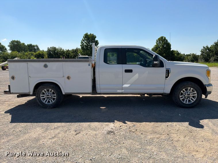 image for item FI0273 2017 Ford F250 Super Duty Ext. Cab utility bed pickup truck